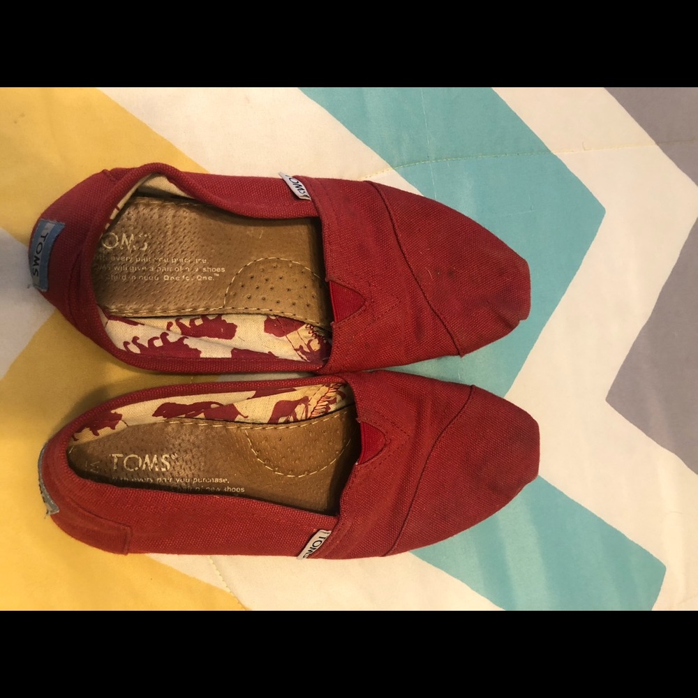 Red TOMS - Picture 2 of 2
